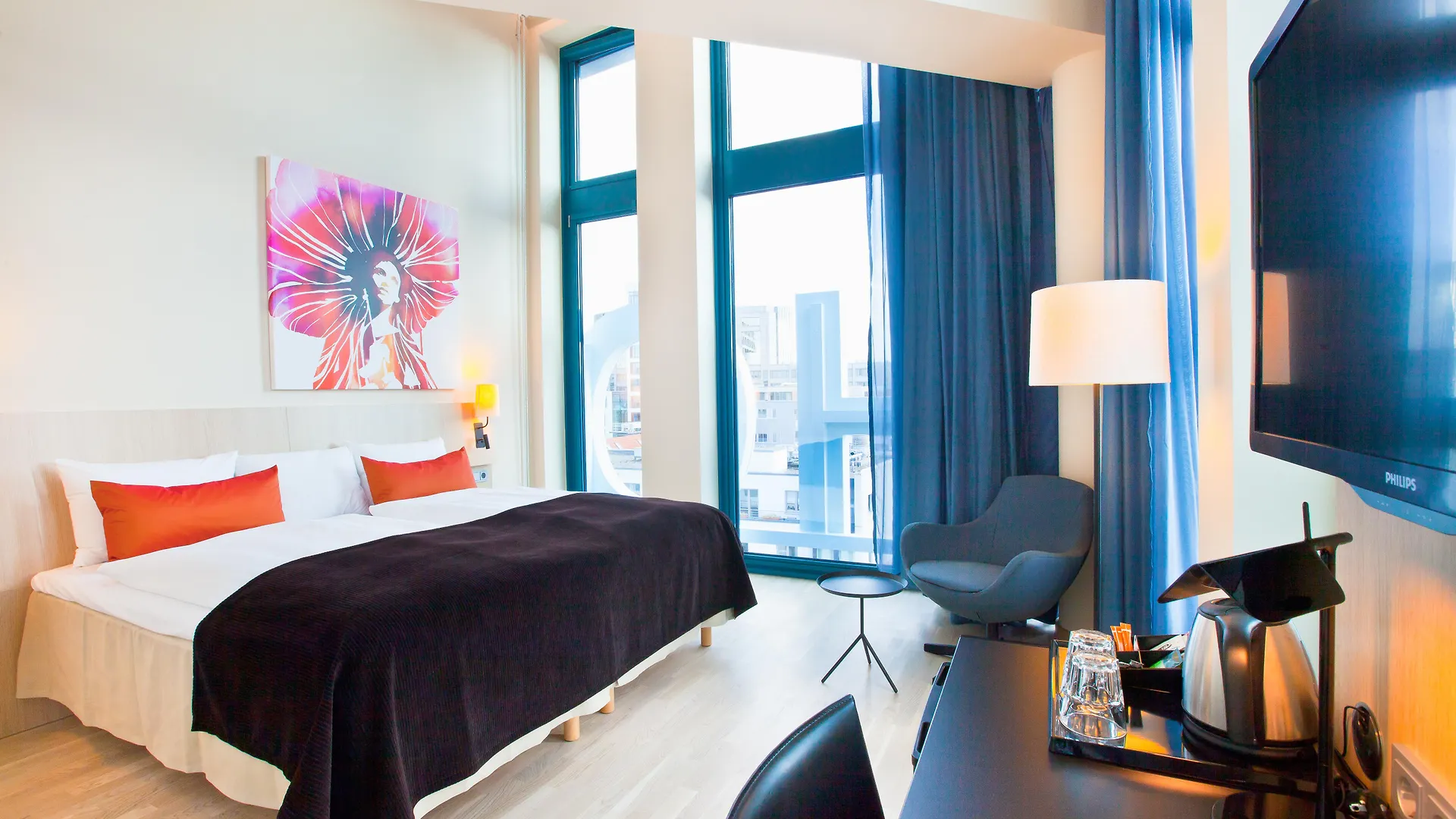 Scandic Hamburg Emporio 4*,